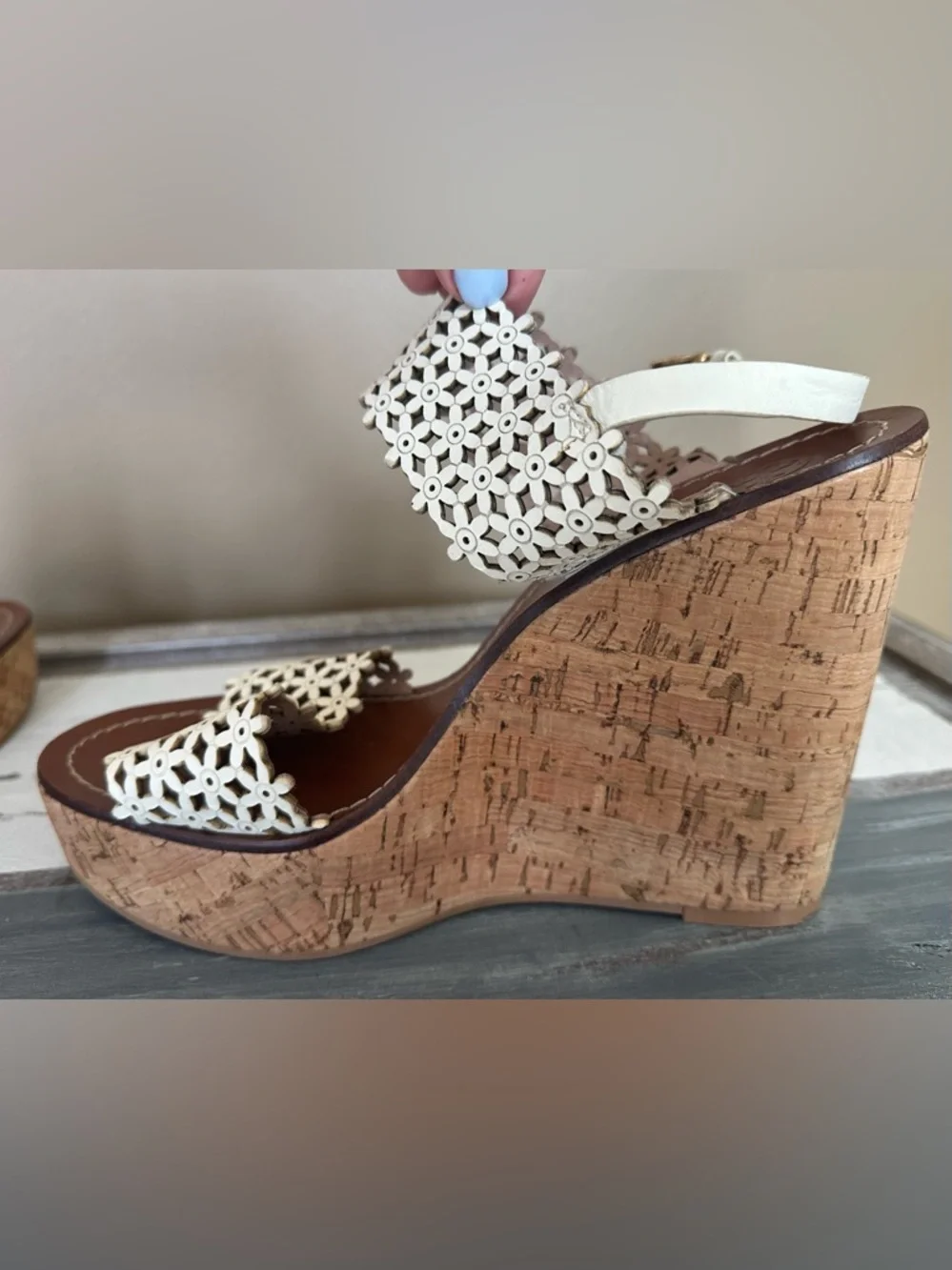 Tory Burch Floral Laser Cut Cork Wedge Sandals Cream Leather Size 10M‎ Boho Chic